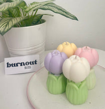 Load image into Gallery viewer, Unscented Flower Pillar Candle
