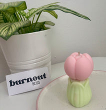 Load image into Gallery viewer, Unscented Flower Pillar Candle
