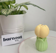Load image into Gallery viewer, Unscented Flower Pillar Candle
