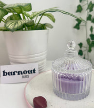 Load image into Gallery viewer, Lavender &amp; Coconut Milk Flower Candle
